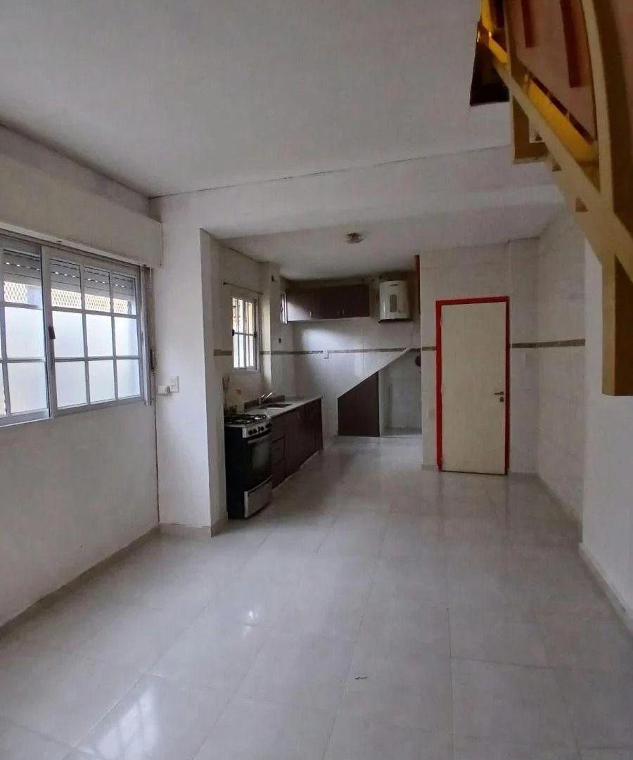 Foto de ALQUILER – PH 3 AMBIENTES CON TERRAZA PROPIA – LA MATANZA, imagen 3