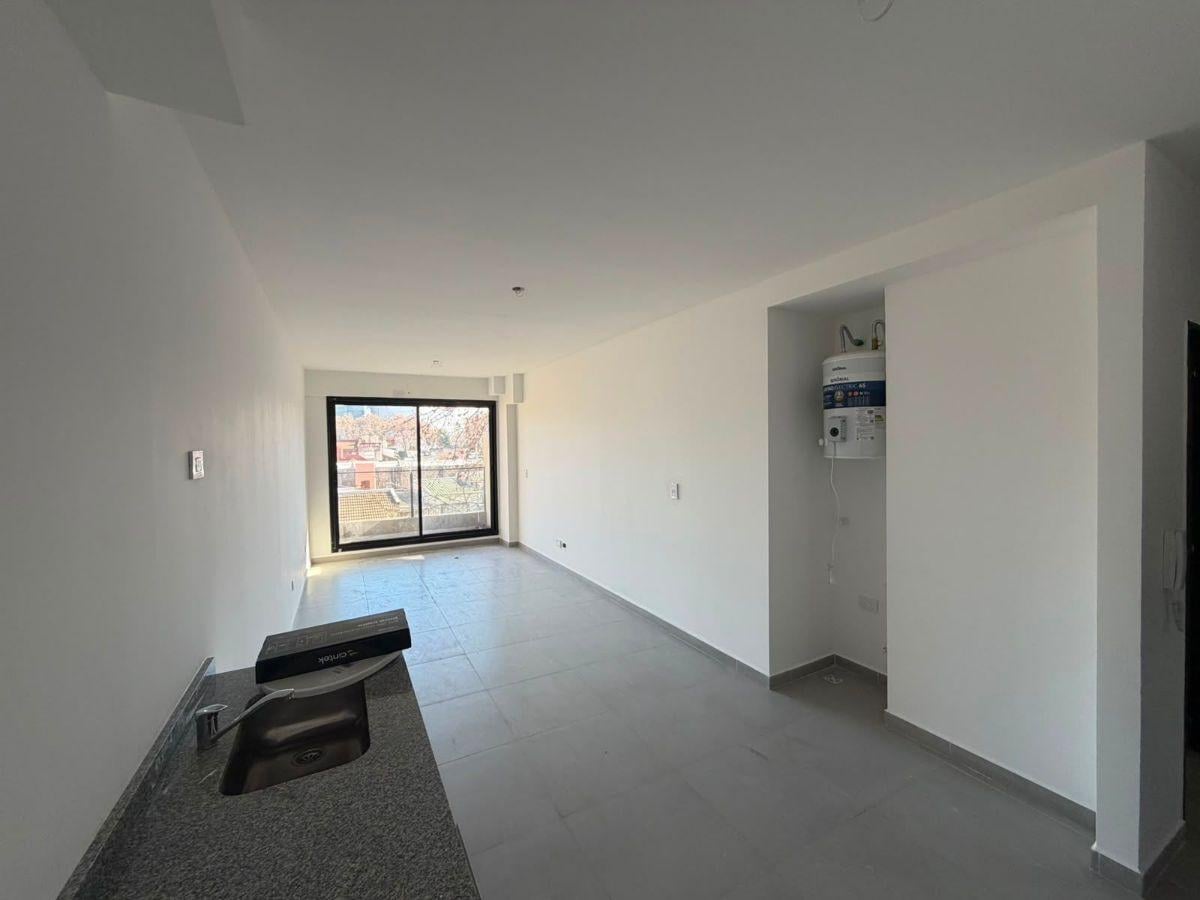 Foto de Departamento en alquiler en Parque Chas, imagen 2