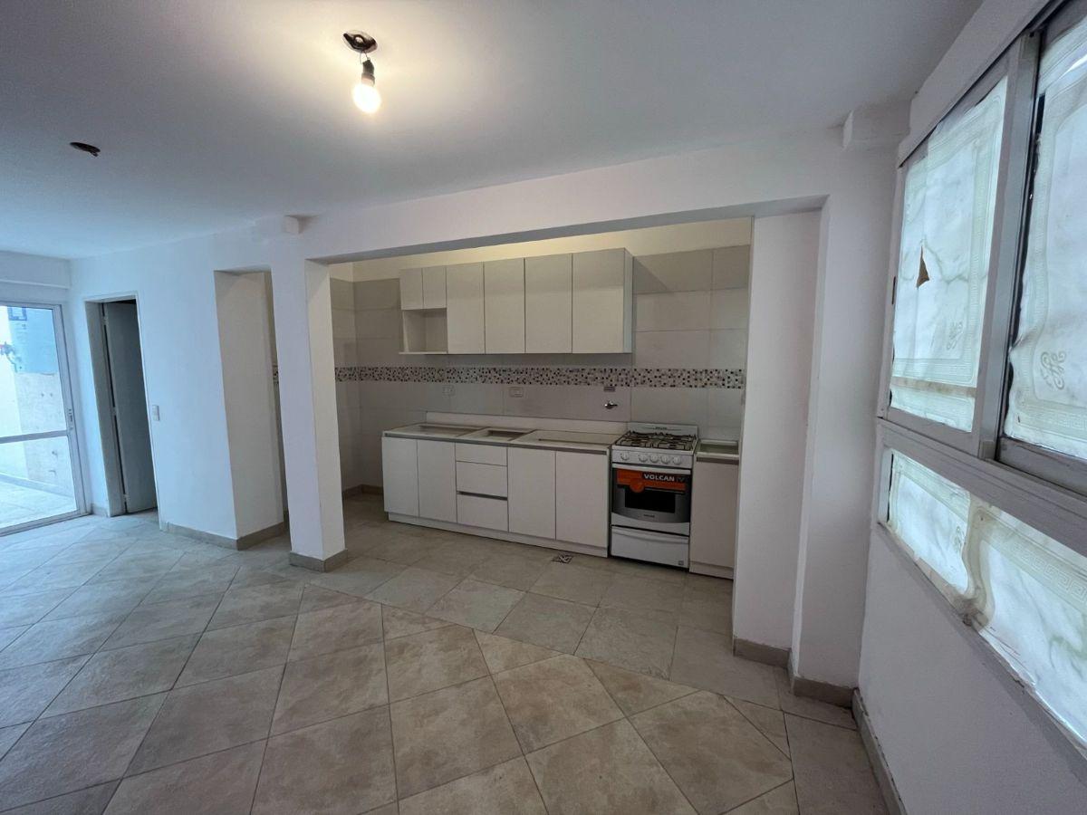 Foto de PH en venta de 1 dormitorio en Villa Pueyrredón, imagen 2