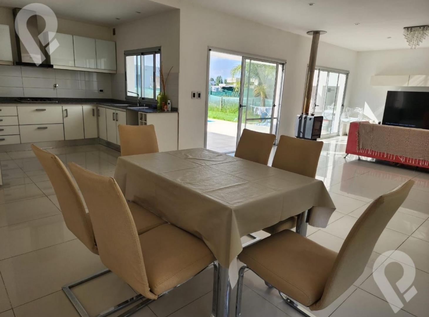 Foto de Casa en Alquiler en Barrio Don Joaquin, imagen 3