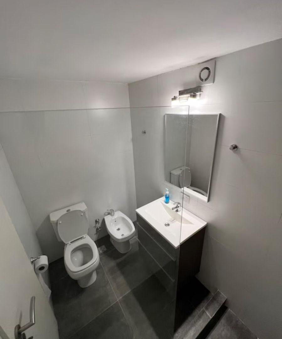 Foto de Dueño vende Monoambiente reciclado, muy luminoso, bajas expensas, imagen 4