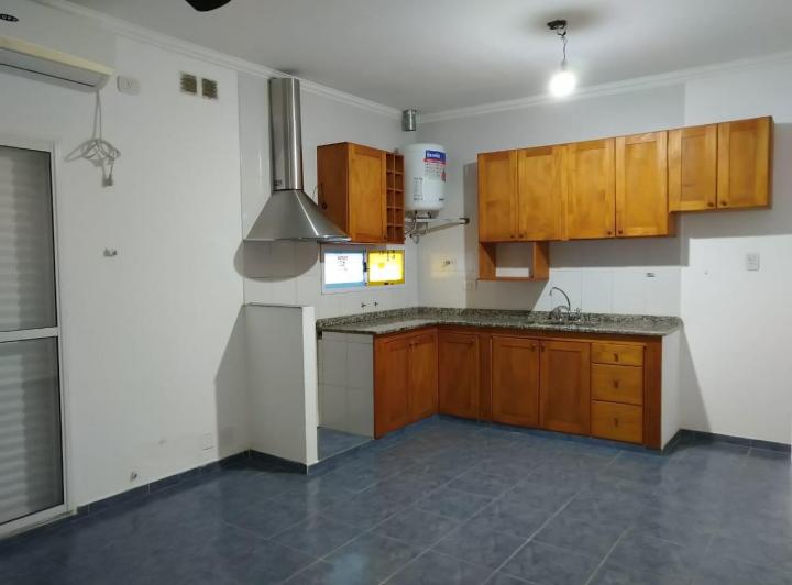 ALQUILO CASA DENTRO DE LOS 4 BOULEVARES EN RECONQUISTA 3