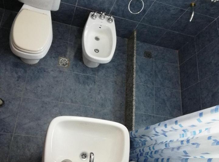 ALQUILO CASA DENTRO DE LOS 4 BOULEVARES EN RECONQUISTA 5
