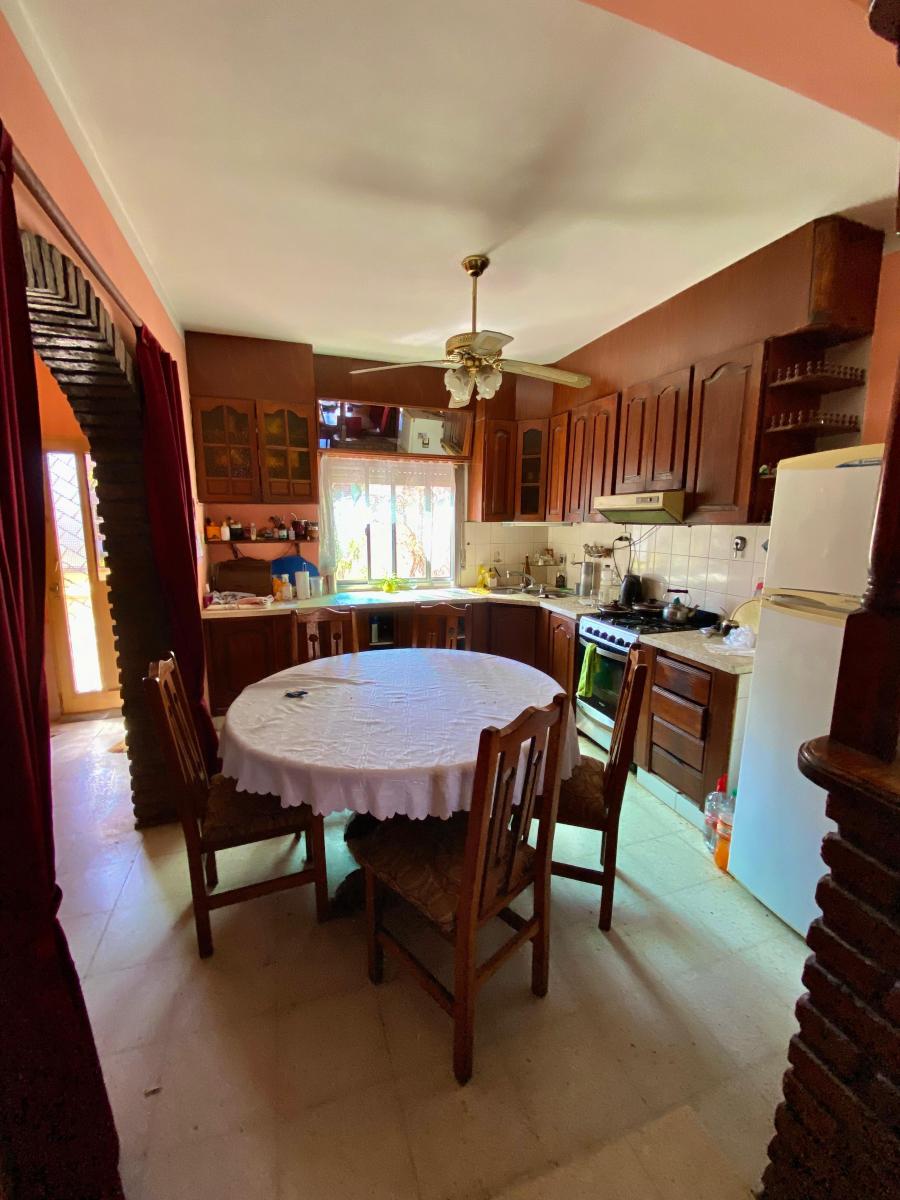 Casa de 4 Dorm. a Cercanías del Centro de Cipolletti 1