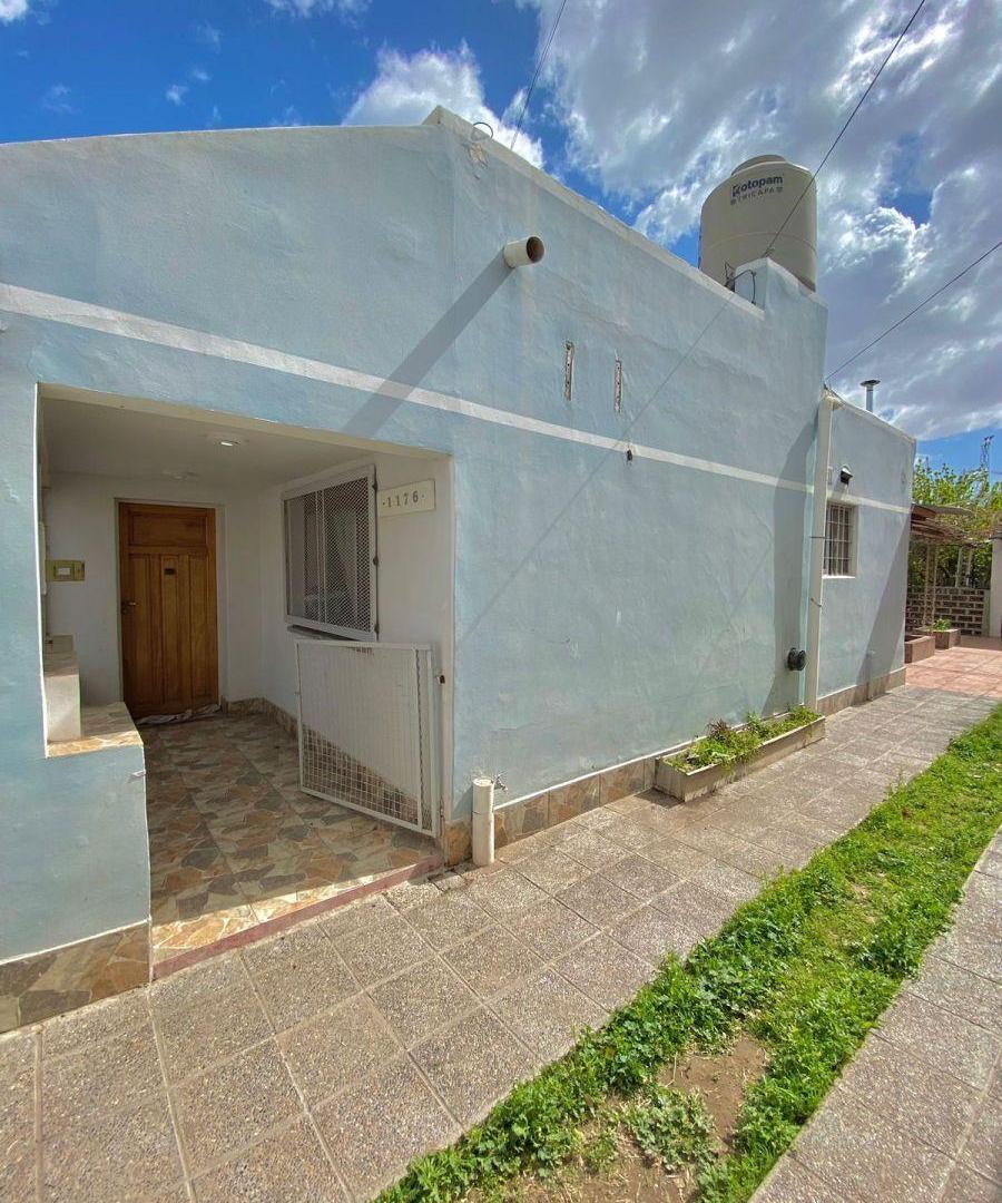Foto de Vende Casa con 2 departamentos sobre calle Gonzalez Larrosa, imagen 3