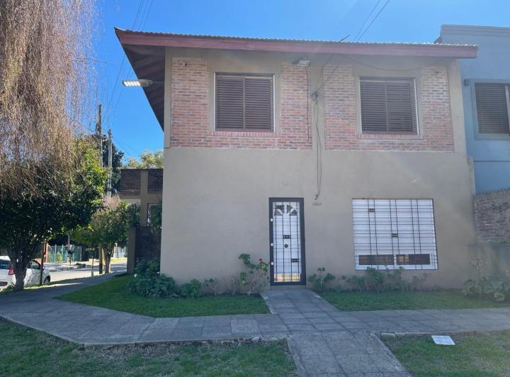 Casa en alquiler en Quilmes oeste 2