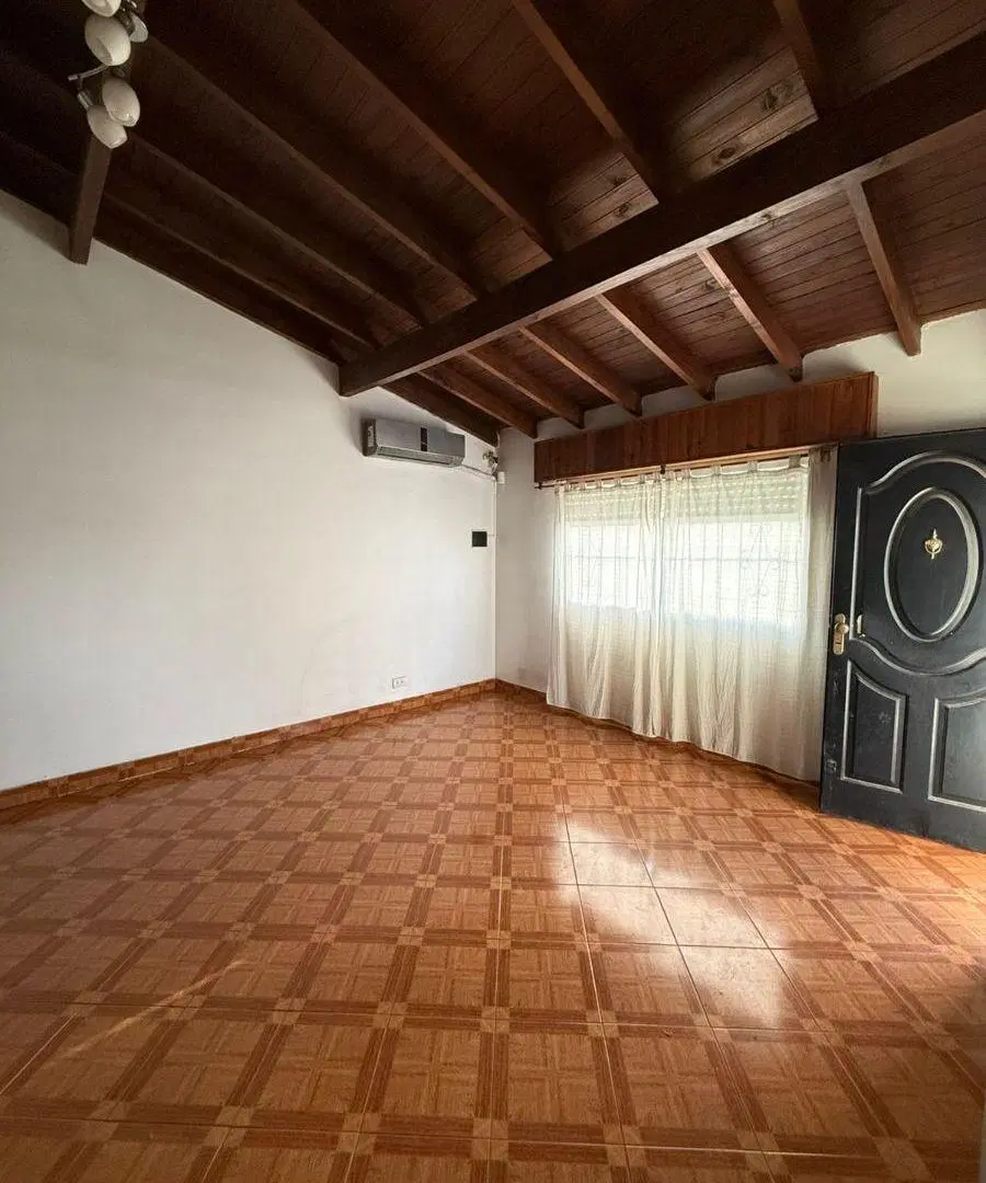 CASA 4 AMBIENTES CON PILETA Y COCHERA EN ALQUILER 8