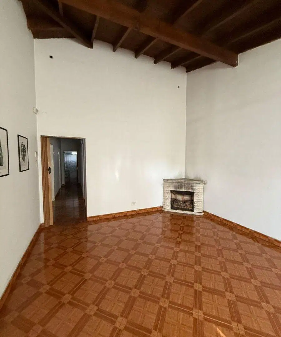 CASA 4 AMBIENTES CON PILETA Y COCHERA EN ALQUILER 3