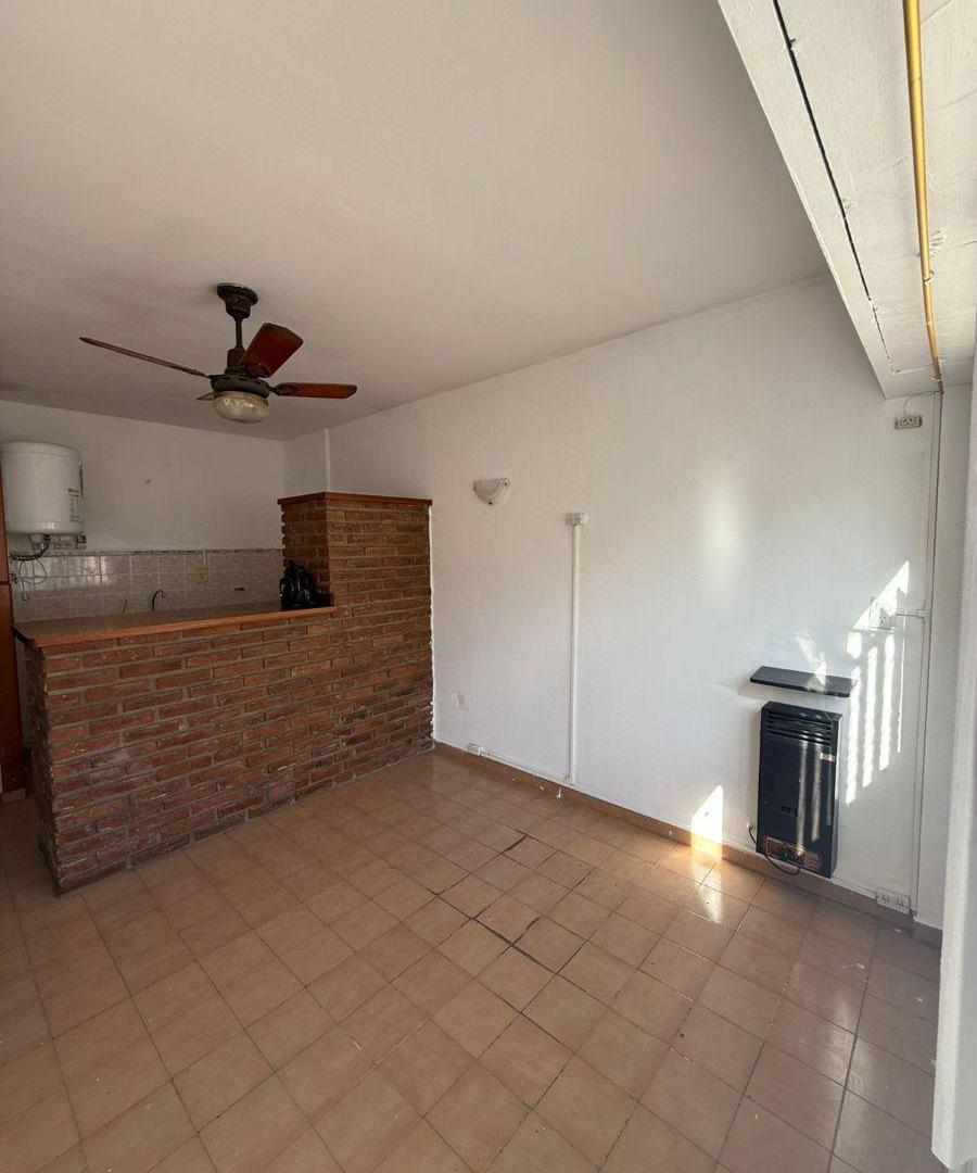Foto de Alquiler Departamento 2 ambientes Villa Luzuriaga, imagen 2
