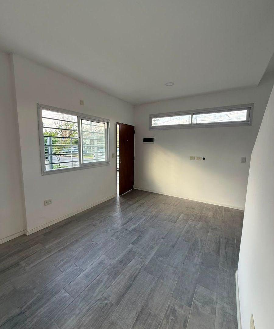 Foto de Dúplex 3 ambientes a estrenar apto crédito Castelar, imagen 1