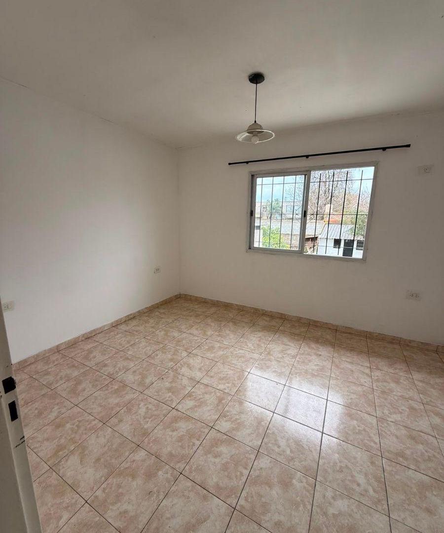 Foto de DUPLEX EN ALQUILER CON AMPLIO JARDIN ITUZAINGÓ, imagen 3