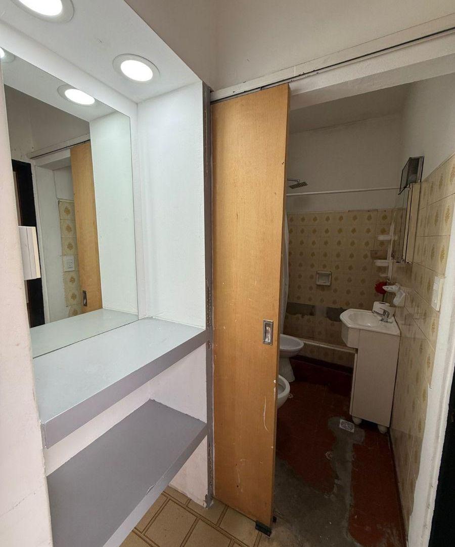 Foto de Departamento en alquiler con patio y cochera, imagen 4