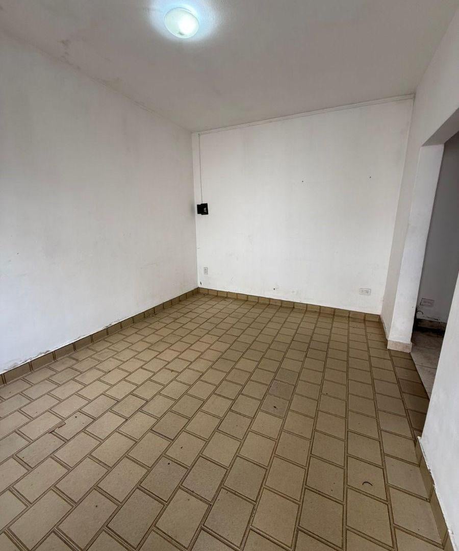 Foto de Departamento en alquiler con patio y cochera, imagen 1