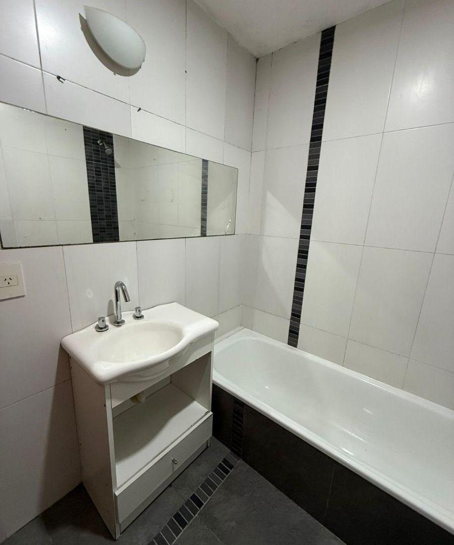 Foto de Alquiler departamento 2 ambientes Moron Sur, imagen 1