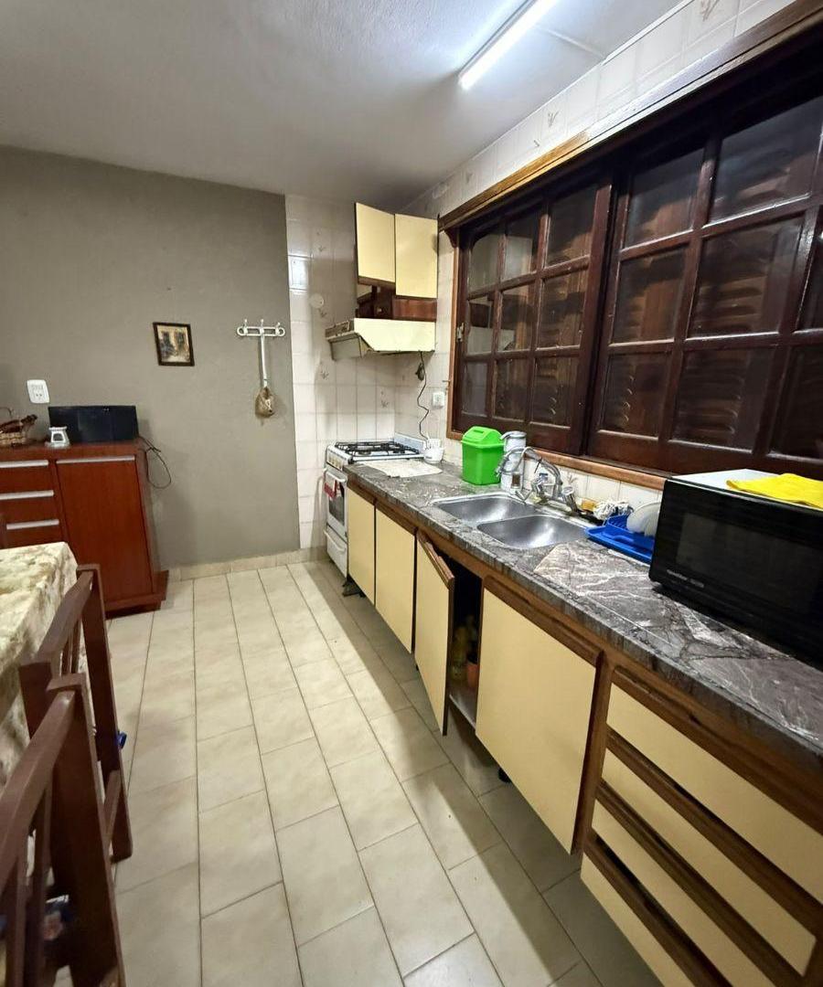 Foto de CASA CON COCHERA + 1 AMBIENTE A REFACCIONAR OPORTUNIDAD ! EXCELENTE, imagen 4