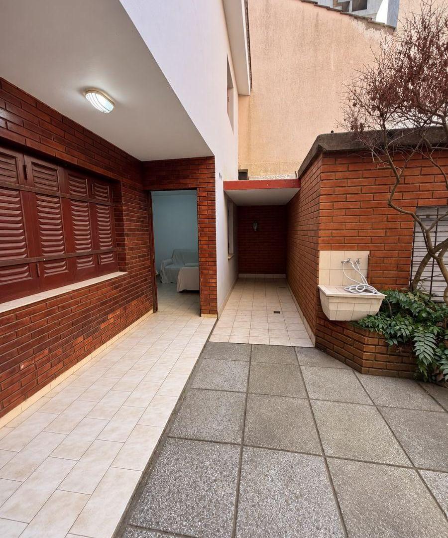 Foto de CASA CON COCHERA + 1 AMBIENTE A REFACCIONAR OPORTUNIDAD ! EXCELENTE, imagen 5