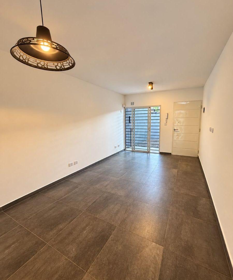 Foto de Alquiler departamento a estrenar y con patio en Castelar, imagen 3