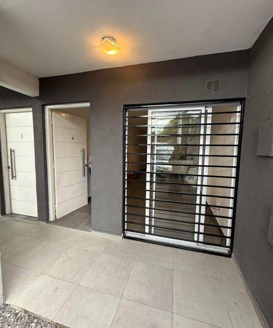 Foto de Alquiler departamento a estrenar y con patio en Castelar, imagen 2