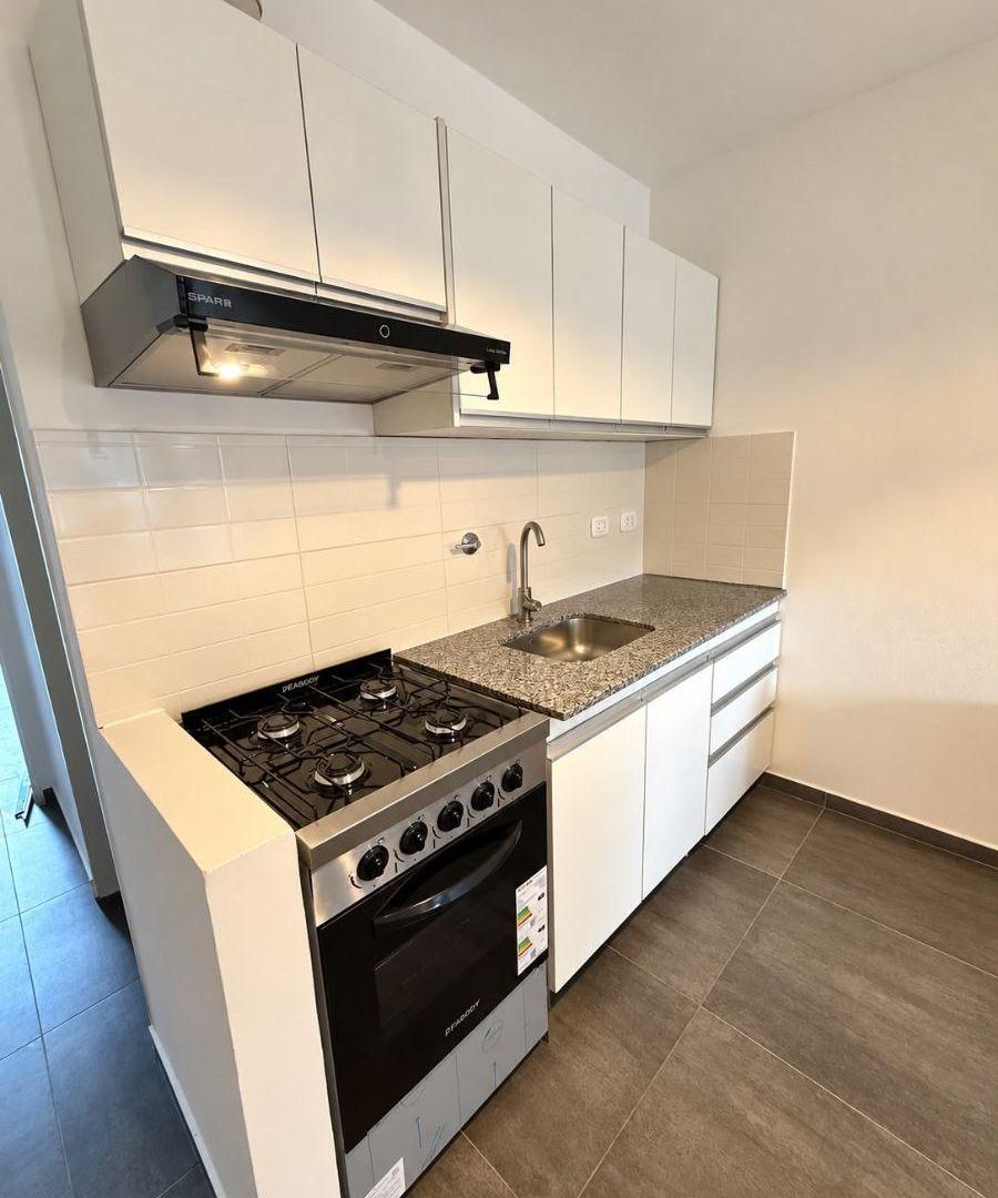 Foto de Alquiler departamento a estrenar y con patio en Castelar, imagen 1