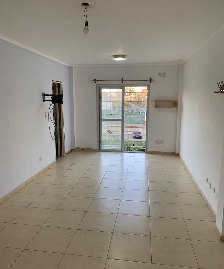 Foto de Departamento monoambiente en alquiler Moron ! Ingreso en Noviembre, imagen 1