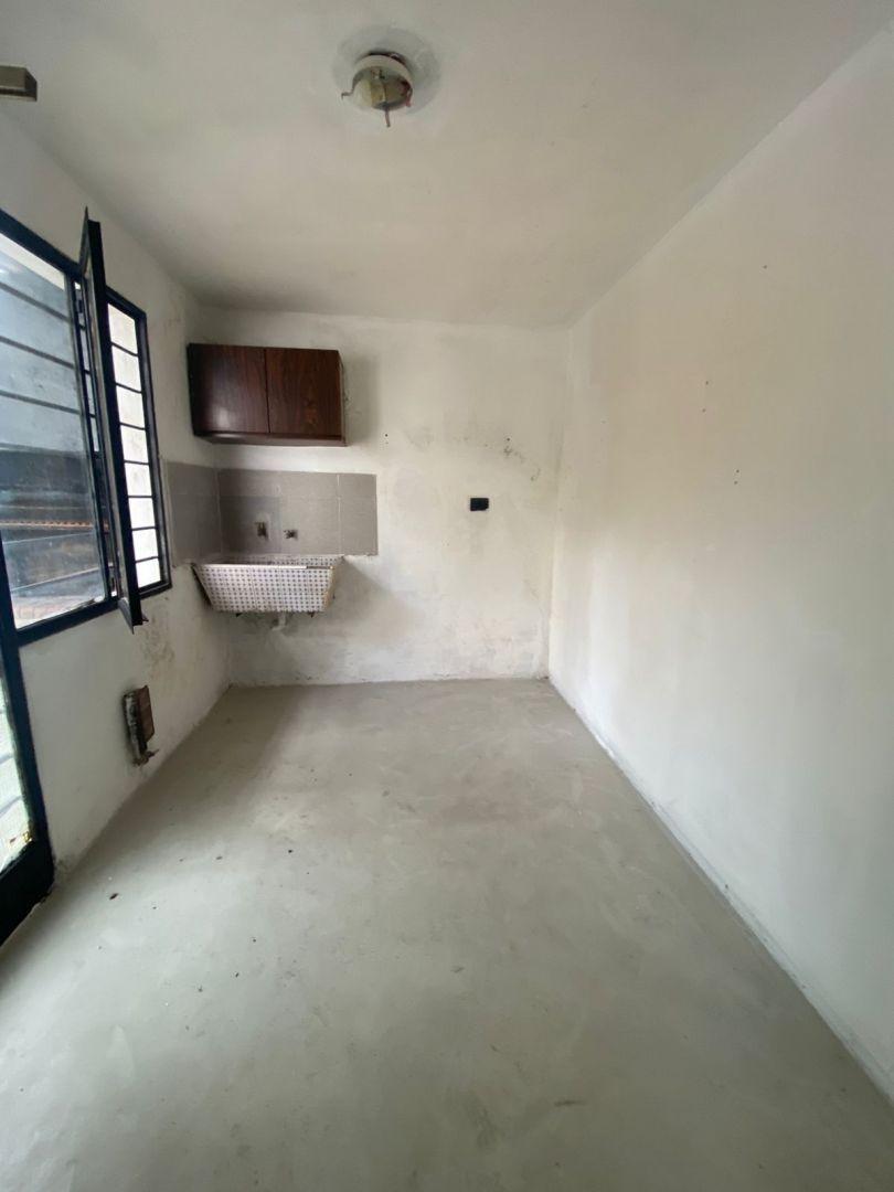 Foto de ALQUILER DE CASA EN RAMOS MEJIA NORTE 5 AMBIENTES 3 COCHERAS, imagen 5