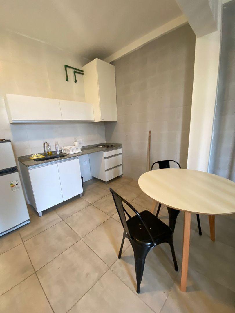 Foto de ALQUILER AMOBLADO DE MONOAMBIENTE CON BLACON Y COCHERA, imagen 4