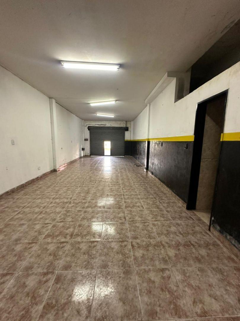 Foto de ALQUILER DE LOCAL CON FRENTE A CROVARA, imagen 2