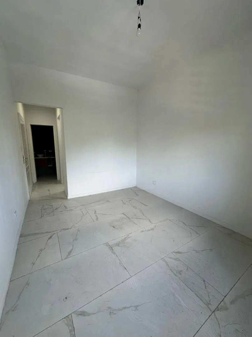 TRIPLEX DE 4 AMBIENTES A ESTRENAR EN HAEDO CON TERRAZA Y COCHERA APTO CREDITO 3