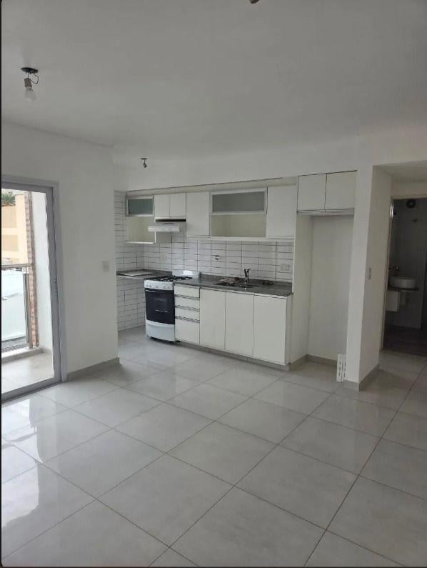 Foto de ALQUILER DE DEPARTAMENTO EN MORON CON BALCON, imagen 4
