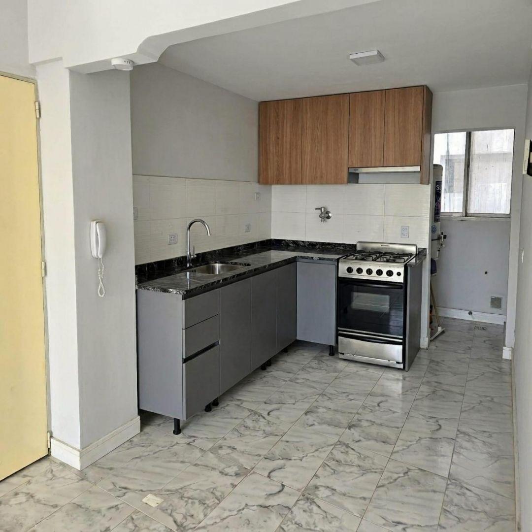 Foto de VENTA DEPARTAMENTO 3 AMBIENTES CON COCHERA EN RAMOS MEJIA, imagen 1