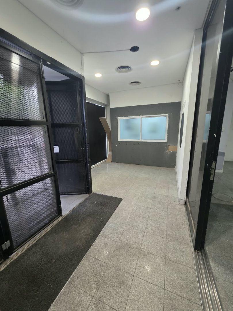 Foto de ALQUILER DE LOCAL COMERCIAL DE 460M2 SOBRE J.M. ROSAS 1000, imagen 2
