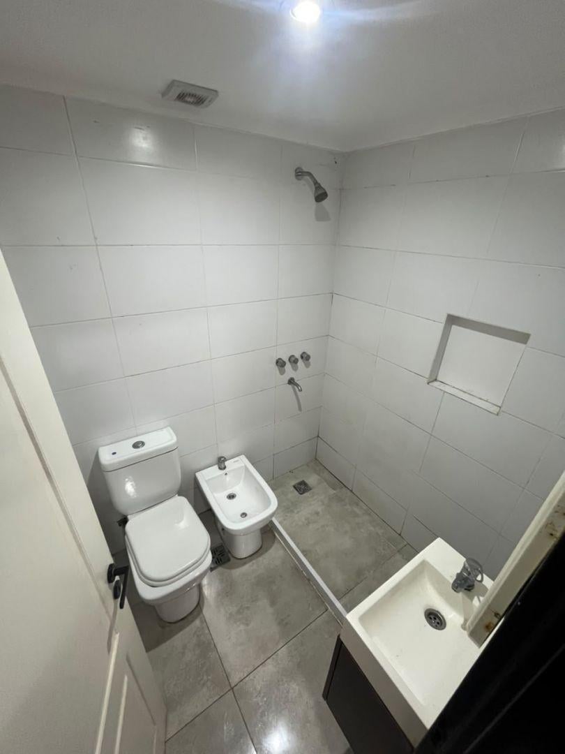 Foto de ALQUILER DE MONOAMBIENTE EN RAMOS MEJIA IMPECABLE EDIFICIO CON PISCINA, imagen 4