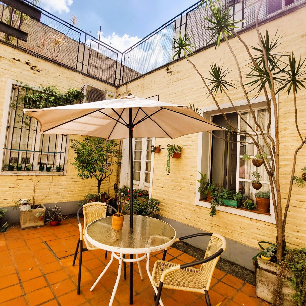 Importante Casa en Amplio Lote Propio / Coghlan 4