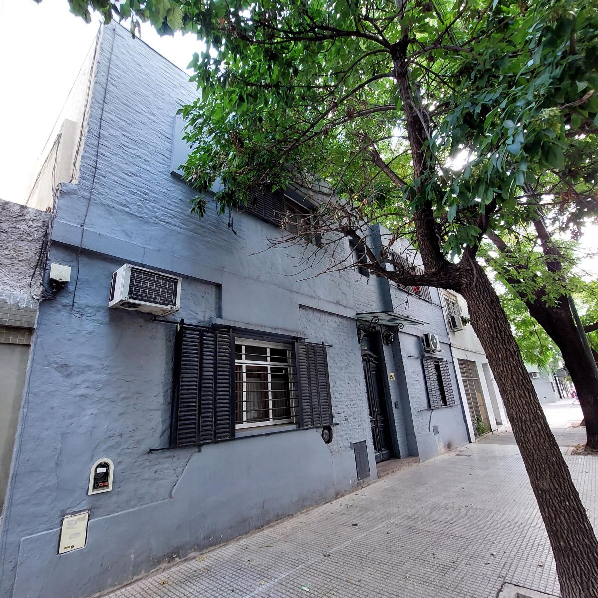Importante Casa en Amplio Lote Propio / Coghlan 3
