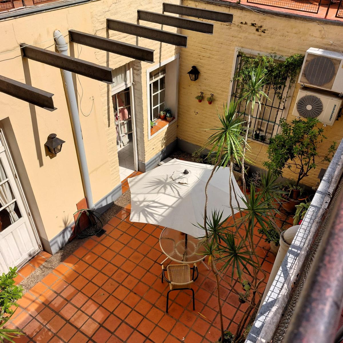 Importante Casa en Amplio Lote Propio / Coghlan 3