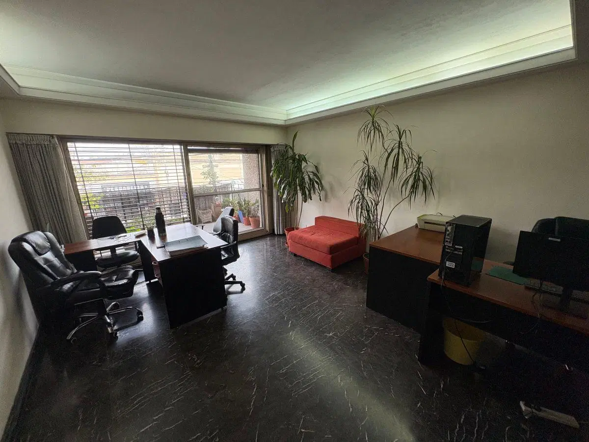 Venta en Block departamento 3 ambientes/ 2 locales comerciales/ vivienda a refaccionar con fondo lib 5