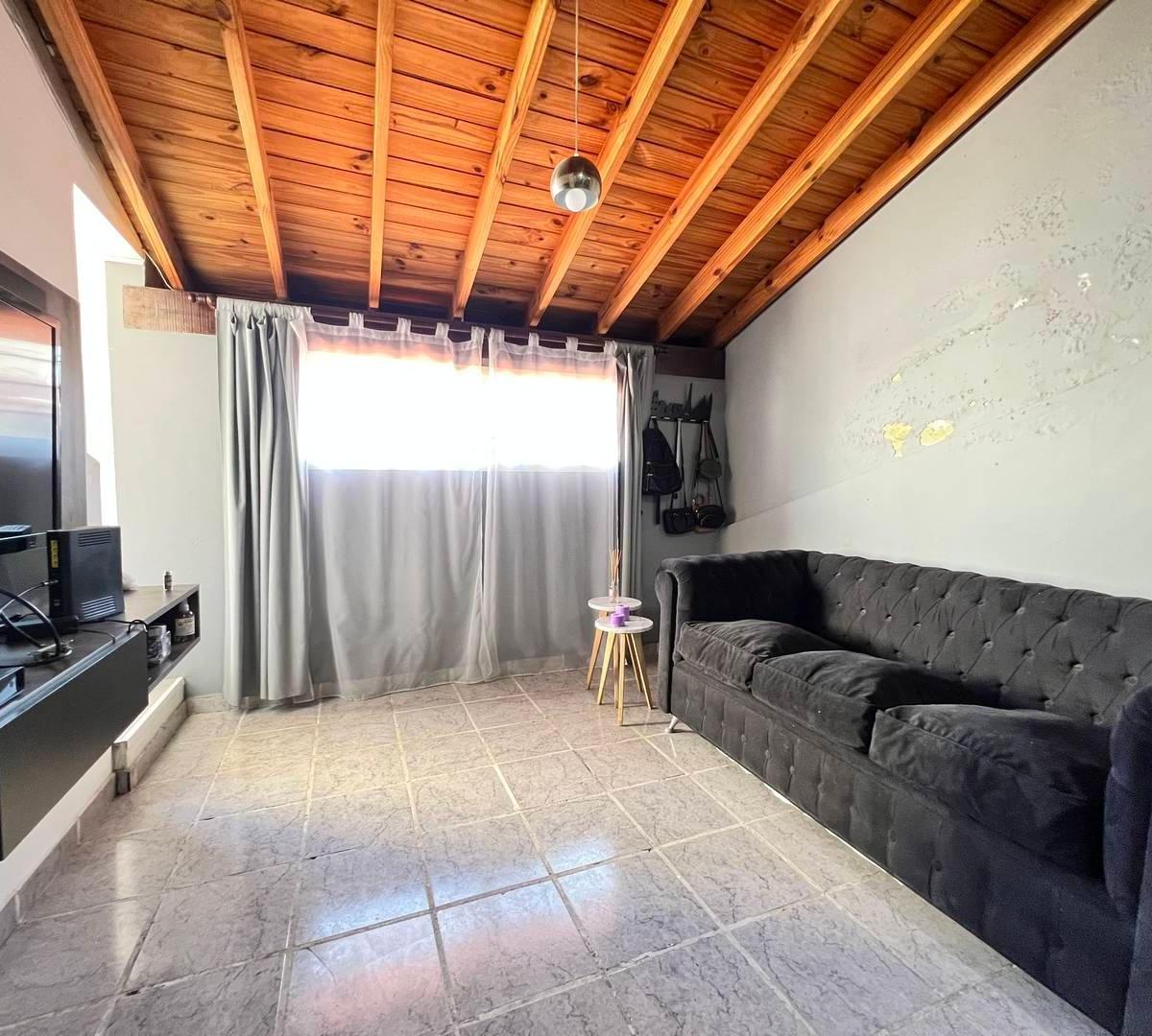 Venta de Casa en Block 3 Ambientes con Cochera - Ideal Para Dos Familias - Parque Patricios 3