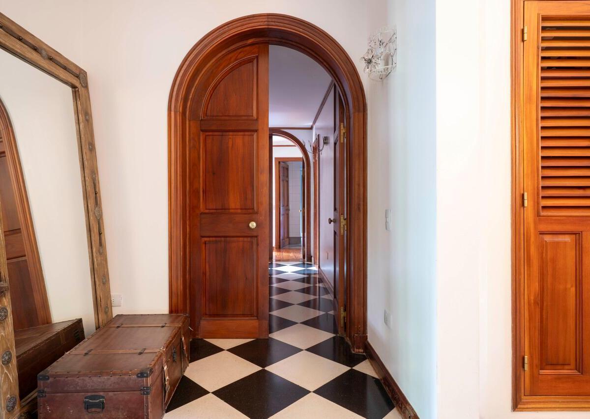 Foto de Venta casa Estilo Inglés reciclada de 400m2 en Carmel CC sobre 3.000 m2, imagen 2