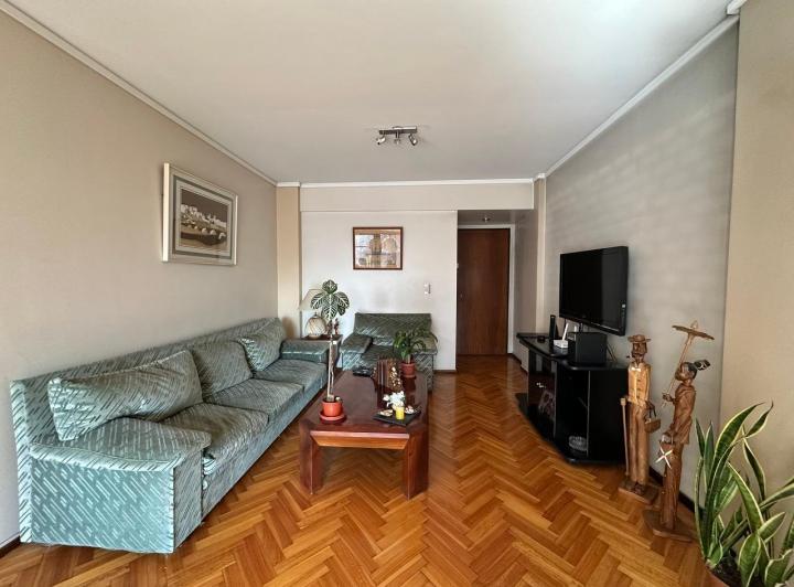 Venta departamento 5 ambientes con dependencia, cochera y baulera en Caballito 2