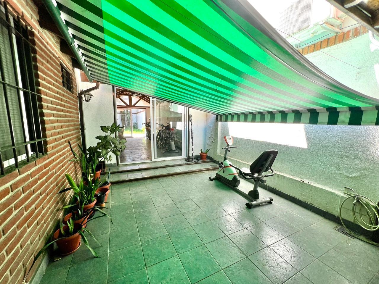 VENTA TRIPLEX / Jardín- Parrilla – Coghlan, Capital Federal