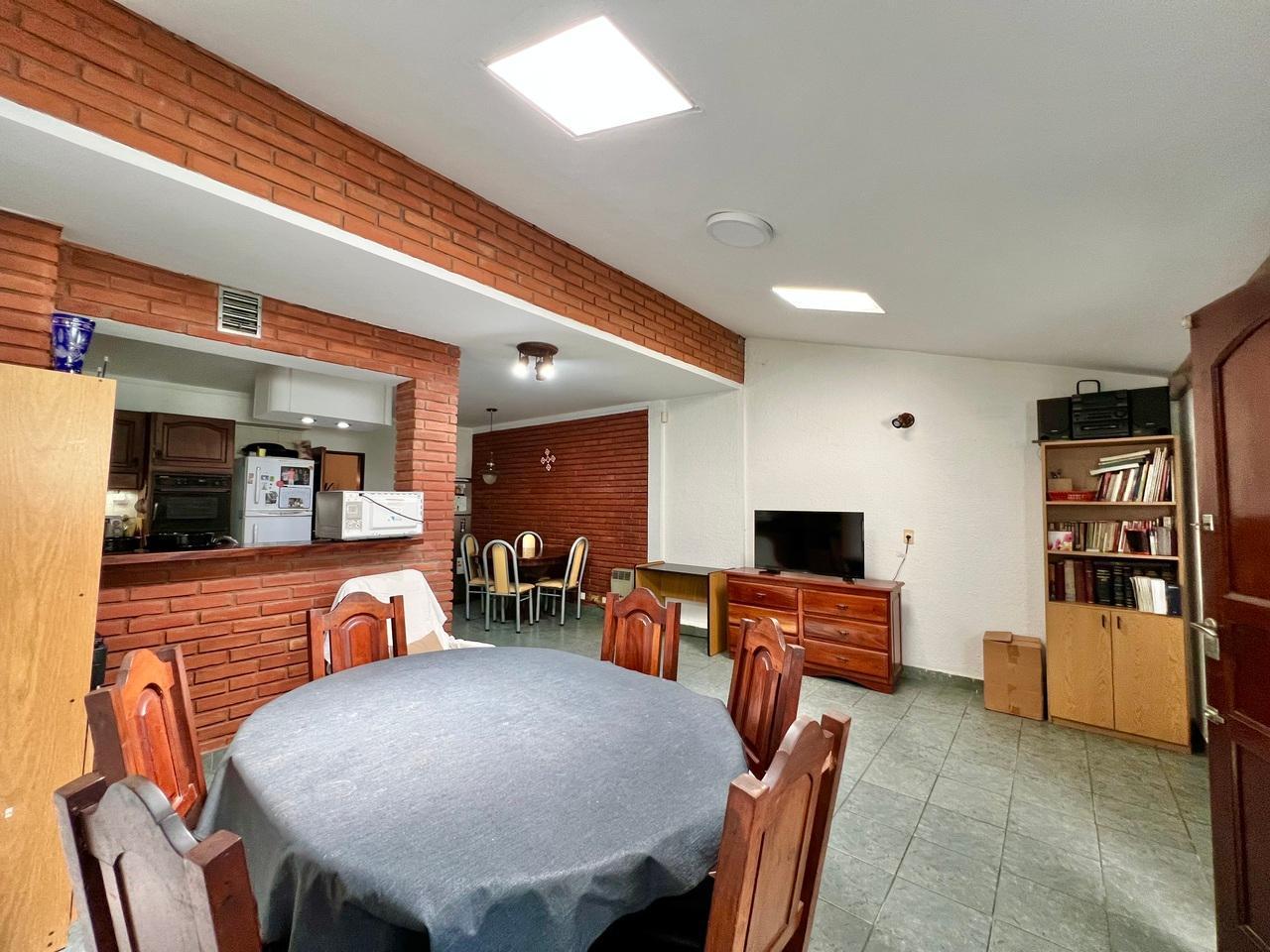 VENTA TRIPLEX / Jardín- Parrilla – Coghlan, Capital Federal