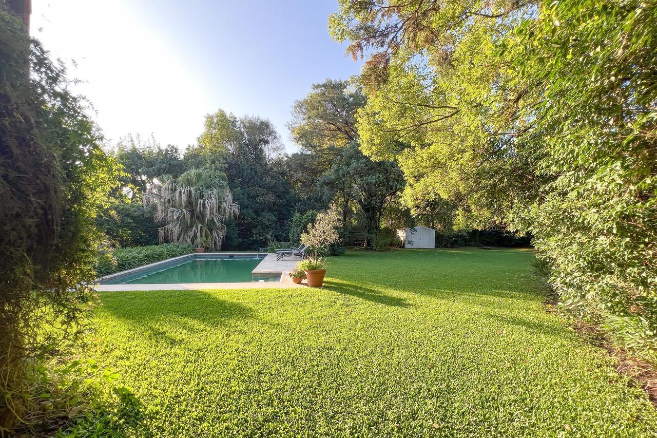 Foto de Venta de casa 7 ambientes sobre espectacular lote de 1478 m² en, imagen 2