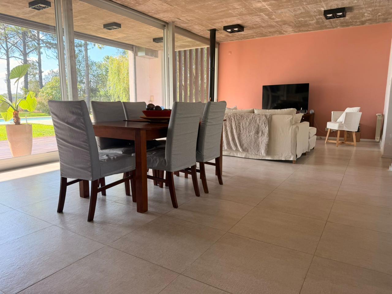 CASA 4 AMBIENTES EN VENTA Exaltación de la Cruz- Parque Exaltación - Pileta 2600 m2 de parque