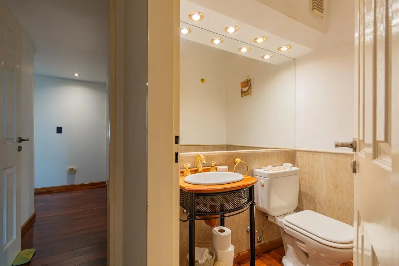 Departamento Piso en venta frente al Parque Chacabuco | 4 ambientes + dependencia + cochera 8