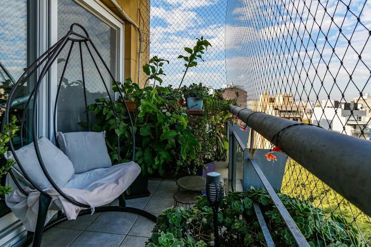 Departamento Piso en venta frente al Parque Chacabuco | 4 ambientes + dependencia + cochera 2