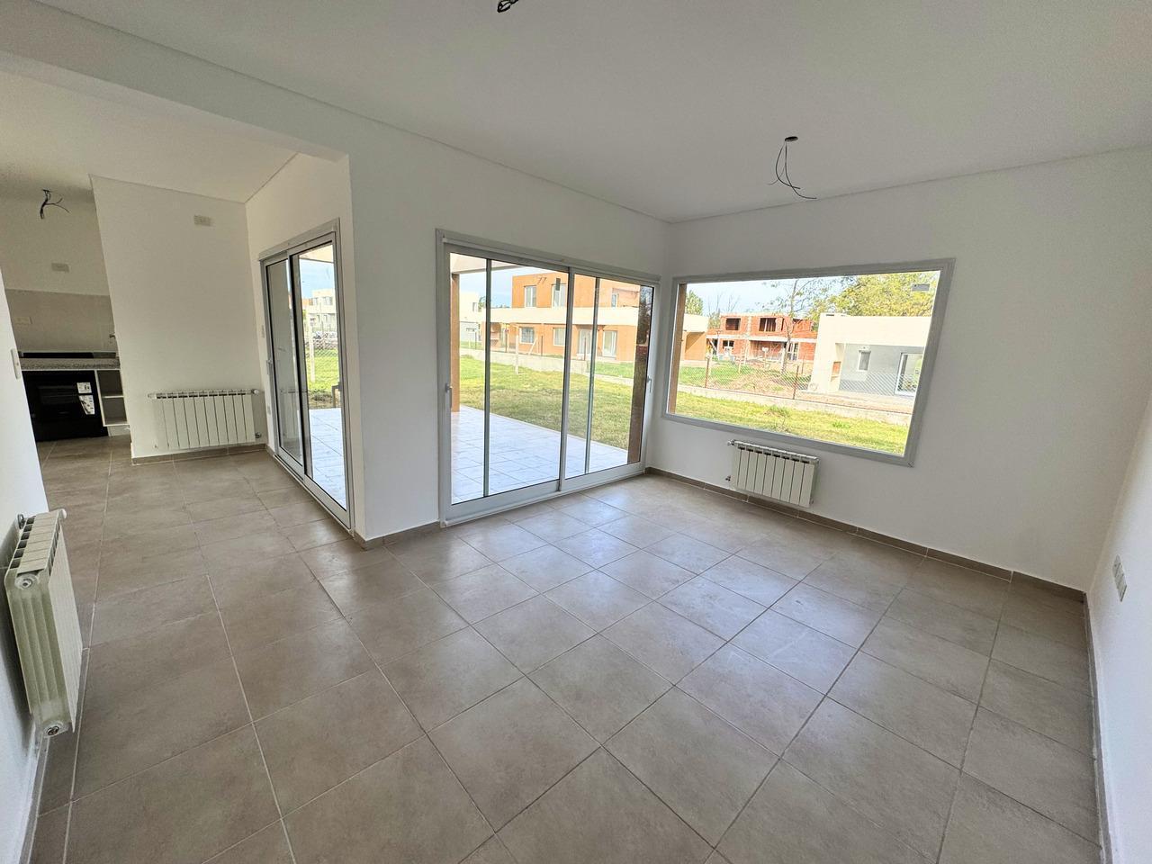 Venta a estrenar - Casa 3 ambientes en Casas del Este, Pilar