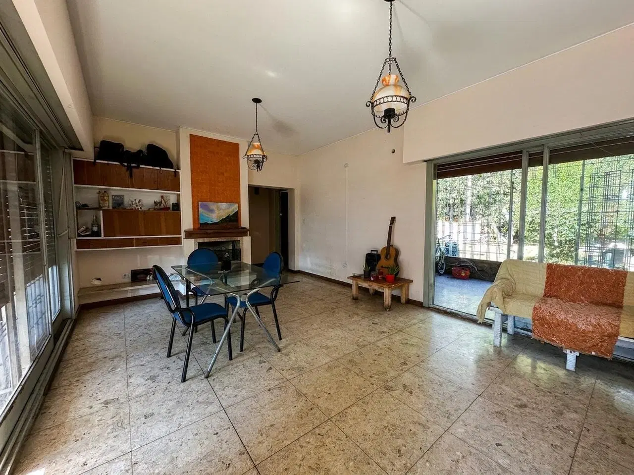 Casa 2 ambientes con cochera en venta en Villa De Mayo 3