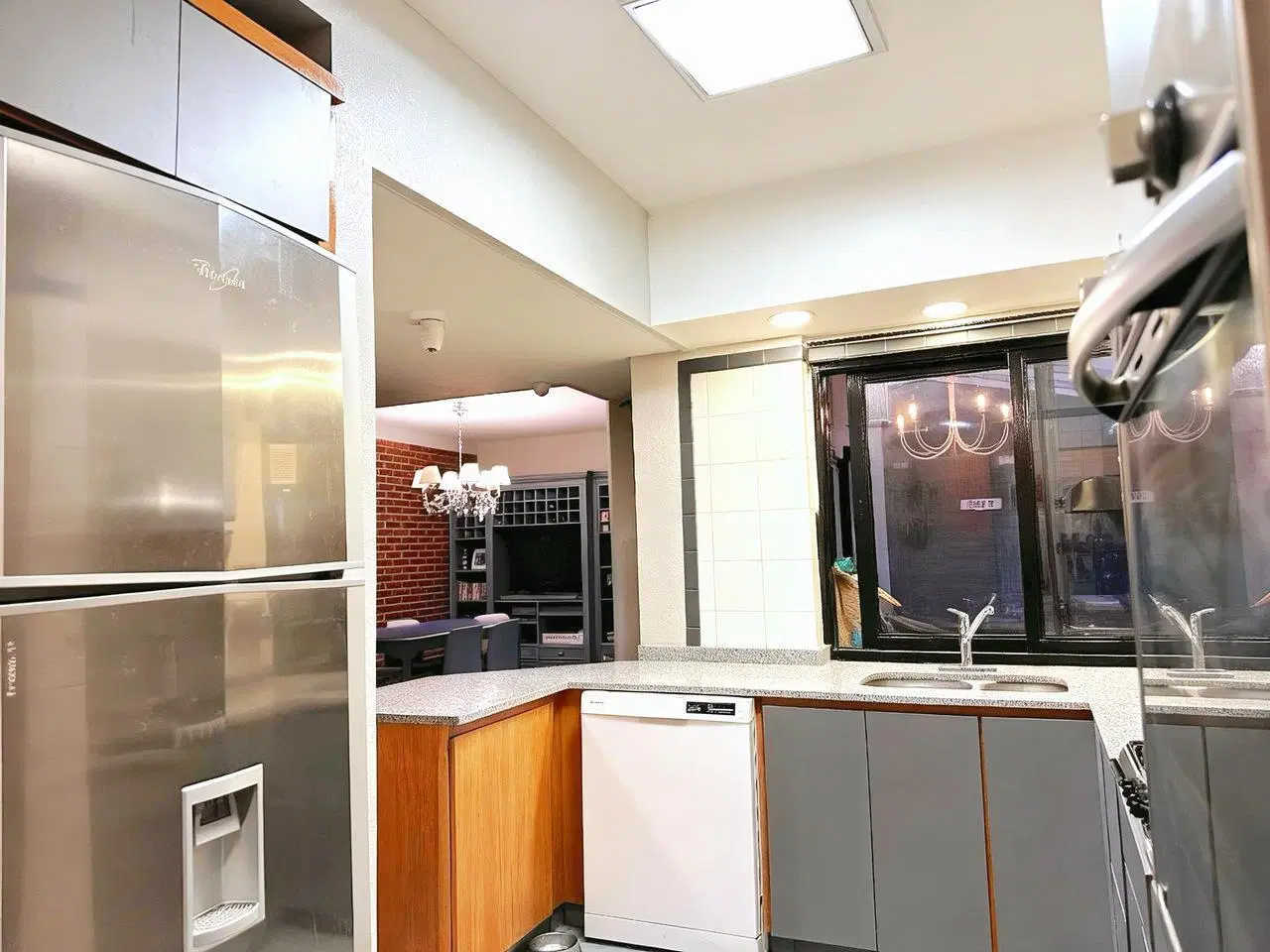 Piso en venta de 5 ambientes con dependencia, patio, una terraza con parrilla y cochera en Belgrano. 3