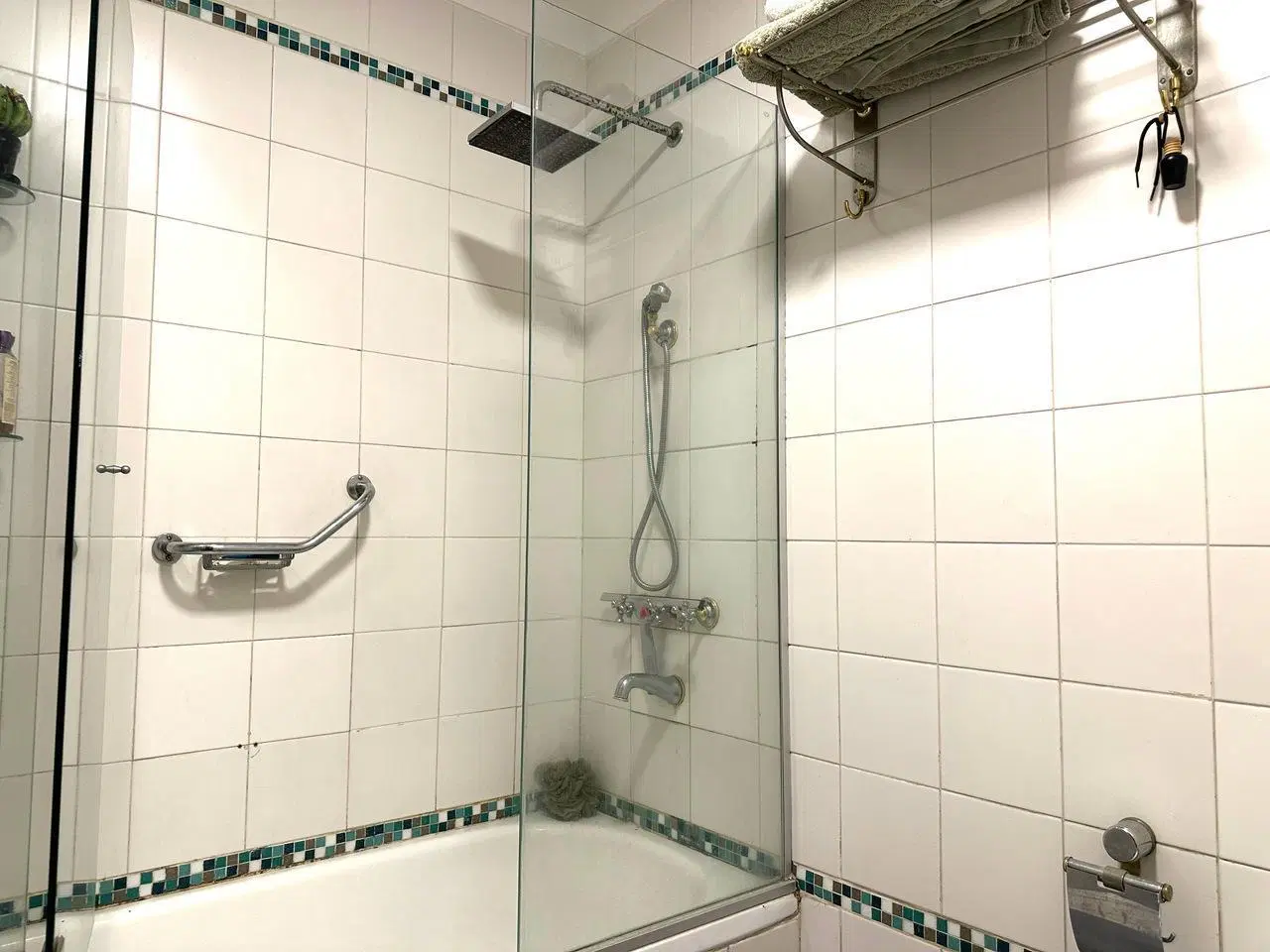 Piso en venta de 5 ambientes con dependencia, patio, una terraza con parrilla y cochera en Belgrano. 5