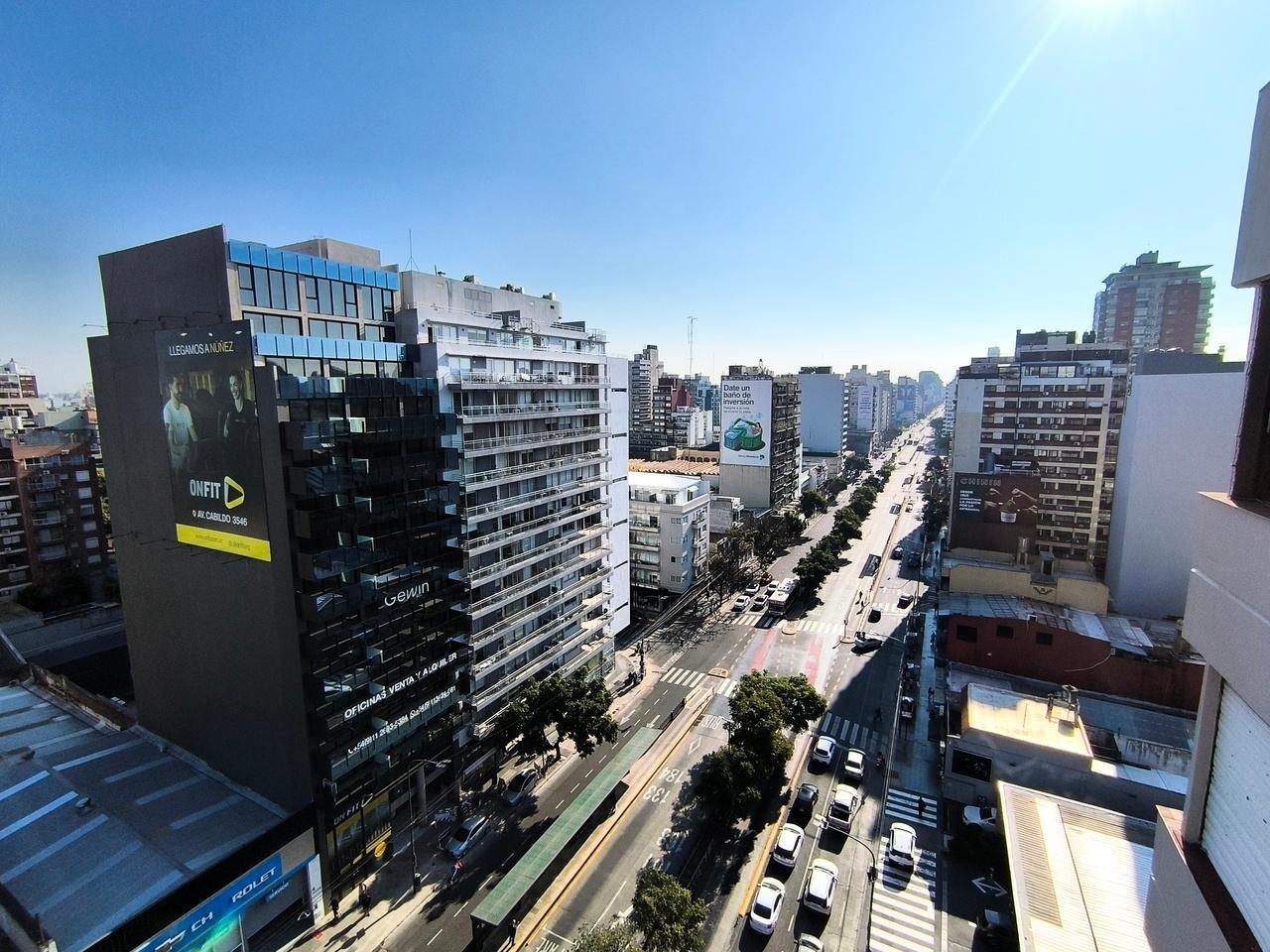 Venta departamento semipiso de 4 ambientes con dependencia y balcón terraza en Núñez